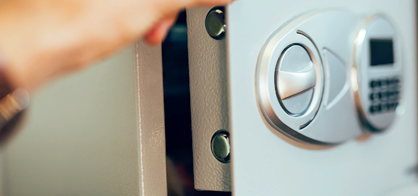 Fingerprint Safe Openers in Red Bluff, CA